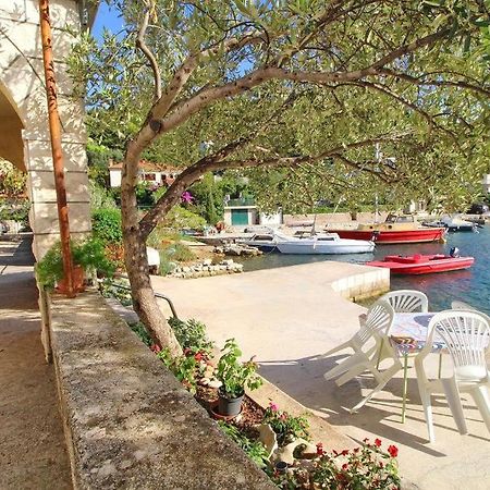 Apartmans And Rooms Dunjini Dvori Korčula Zewnętrze zdjęcie