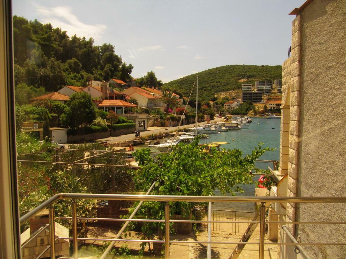 Apartmans And Rooms Dunjini Dvori Korčula Zewnętrze zdjęcie