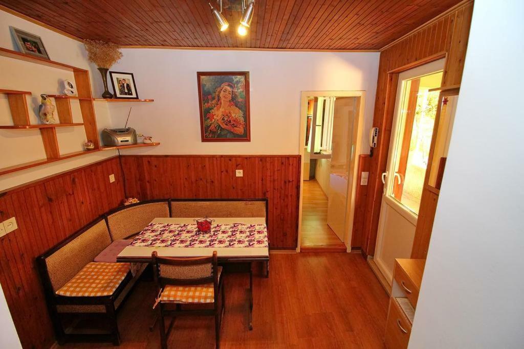 Apartmans And Rooms Dunjini Dvori Korčula Zewnętrze zdjęcie